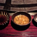 六本木モンシェルトントン - 鉄板焼のタレ・その１です。