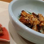 鮨かわむら - アナゴ つまみ  ふわふわ 梅肉添え