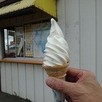 三沢ソフトクリーム店 - ソフトクリーム 250円