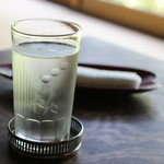 お冷やのグラスも素敵すぎ