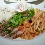 クラフトビールのステーキ酒場 パリ21区 - プレートランチ　琉球豚