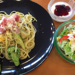 Hiruzen Habu Gaden Habiru - 夏香るパスタ  1000円税込
                        (サラダとヨーグルト付き)