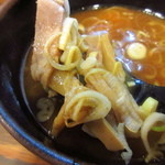 麺屋いちびり - つけ汁の具材たち