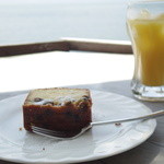 シャーレ水ヶ浜 - パウンドケーキとオレンジジュース