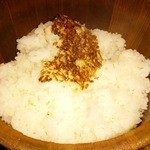 水車の里 瑞穂蔵 - コシヒカリを薪かまどで炊いたお焦げ付きのご飯