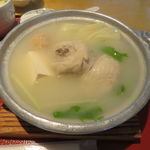 Kinno Waraji - 博多水炊き小鍋定食：水炊き小鍋 野菜入り、おかず5品盛り、スープ、ご飯、デザート(ぶどうのゼリー)2