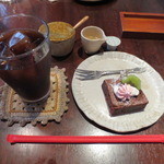 カフェ ヒメル - ベルギーチョコのラズベリーガトーショコラ＆アイスコーヒー
