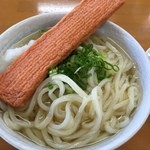 うどん 一福 - かけ（冷）　２玉に、エビ天（赤天）を乗せて・・・