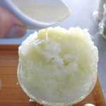 埜庵 - 今度は練乳をかけて頂くと、コクのある甘みが加わって、よりスイーツらしい甘みを持った味わいに変化します。