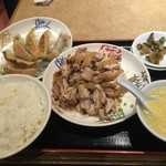 南国亭 - 焼き餃子と香味揚鶏セット860円（税抜き）