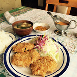 ファミリーレストラン オックス - ランチメニューは見るだけで価値があります！ご飯の量は半端ね〜
