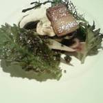 マッシュルーム - 季節野菜のラビゴットソース イベリコ豚のベーコンとジャンボマッシュルーム添え