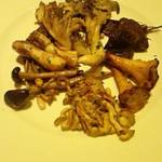 マッシュルーム - 季節のキノコのソテー