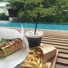 ベーカリー＆テーブル 東府や 足湯カフェ