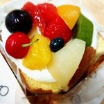 あさひや - スペシャルフルーツロール　340円♪ 下のカステラがめっちゃふわふわ！