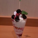 アブ カフェ イオン津城山店 - berryパフェ