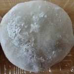 江口だんご 江陽店 - 白豆大福(一個\150)税別です(2015-7-22登録)