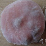 江口だんご 江陽店 - 赤豆大福(一個\150)税別です(2015-7-22登録)