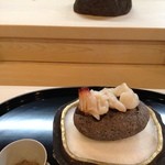 修伯 - 向かいにあるのが器の蓋