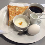 Kissa Aidoru - ブレンドコーヒー 360円 (モーニングサービス : トースト・茹で卵、ヨーグルト)