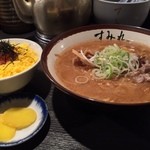 すみれ - ラー博は俺の社員食堂。  平日限定、味噌ラーメソラソチ！  すみれ明太子ごはんを選択。今日は従来の丼だった。