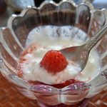 ニューいらご - 【朝食】いちごのヨーグルト