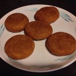 山西亭 - 揚げ餅。トウモロコシ粉で作られてるらしく香ばしく美味