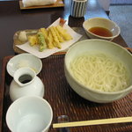 手打ちそば にはち - 釜揚げうどん（７３０円）＆天もり（８００円）