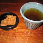 しのぶ庵 - 蕎麦煎餅＆お茶