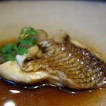 くずし割烹 こまじろ - 鯛の煮付
