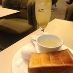 喫茶室ルノアール - レモンスカッシュ＋Aセット（830円）