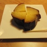ヒゲバル - サービスでいただいた「焼き芋の新しい羊羹風アイス」!?