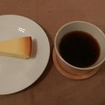 HAIJI - 他にないオリジナルな食感の絶品チーズケーキと味わい深いコーヒー