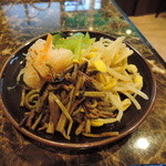 Yakiniku Kochikaru Kumegawa Ten - ナムル盛合わせ