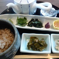 RESTAURANT 1899 OCHANOMIZU - 出汁が命の８種類のお茶漬け（青紫蘇わかめ＋焼き鯖）