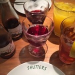SHUTTERS - カシスとブルーベリーのスパークリングで乾杯＼(^o^)／ 