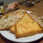 BISTRO Lanterne - パン盛り