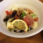 大きな新玉ねぎのサラダ★
          しそドレッシングが爽やか！