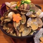 連根屋 - あさりはこれでもか！！ってほど大量に入っていて全て箸で取り出すのが疲れるほど笑
      貝殻入れに入りきらなくてどうしようかと笑