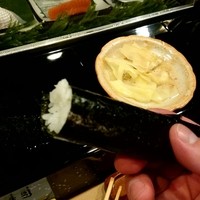 金寿司 - 大将から直接巻物手渡される