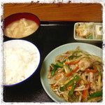 十八番 - お昼の豚、鳥、ピーマンの辛炒め。