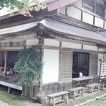 姫のそば ゆかり庵 - 湿度は高いのに、風が通り抜けて気持ちいい