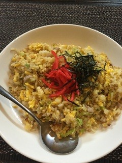 Hana Usagi - 焼き飯600円も、最後のしめには欠かせません！大盛りでお願いしたいくらいです。笑