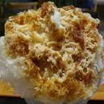 目白 志むら - キャラメルミルクかき氷は、キャラメル部分はほろ苦い味わいですが