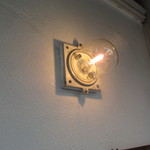 手打ち麺 やす田 - ほんわか照明