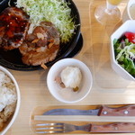 神戸六甲道・ぎゅんた - 神戸トンテキ、特製ハンバーグW定食