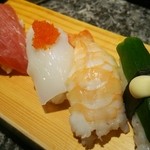 回転寿司 鮮 - Aランチ840円の握りの一部