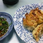 清ちゃん - （2015.7.23）この餃子が美味いんよ♪（取り分け後の写真）