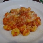 Osteria e Bar La Luce - モッツラレチーズとトマトの手打ちニョッキ