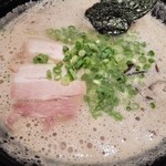 博多一双 博多駅東本店 - ラーメン 600円